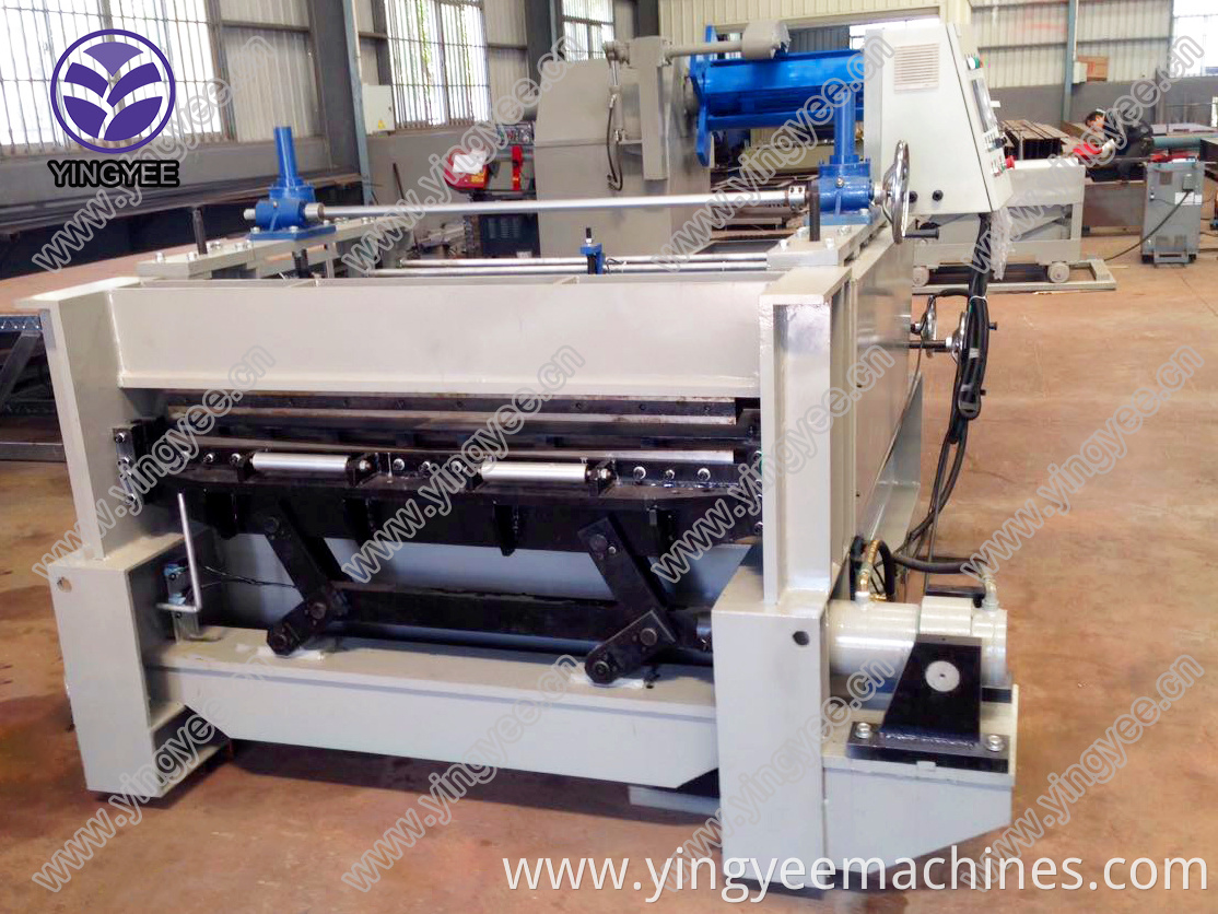 Straighten and cutting machine with slitting